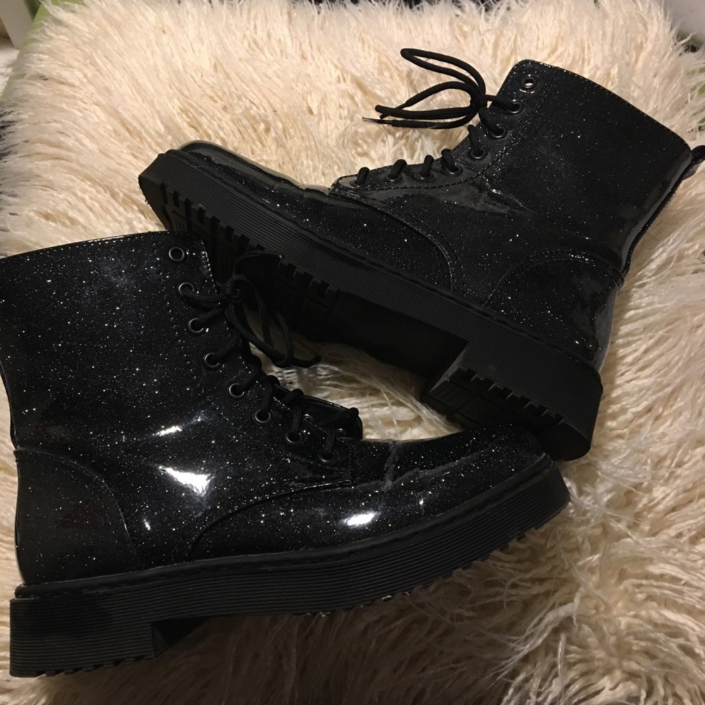🖤 ‘Amara’ black/glitter combat boots🖤